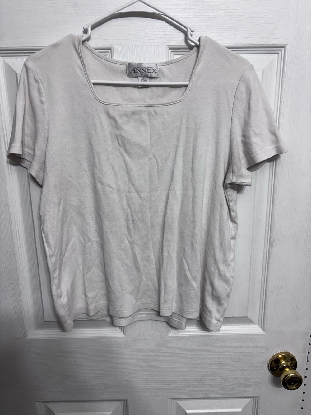 Annex Short Sleeve Scoop Neck Top in Off-White